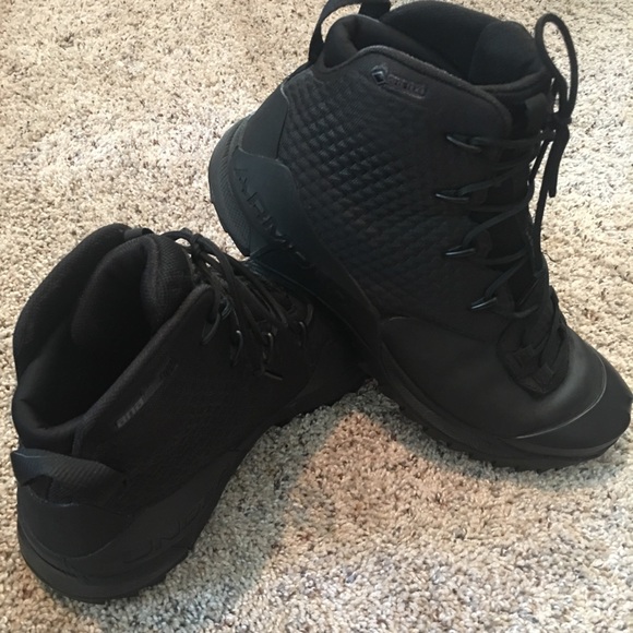 under armour black boots